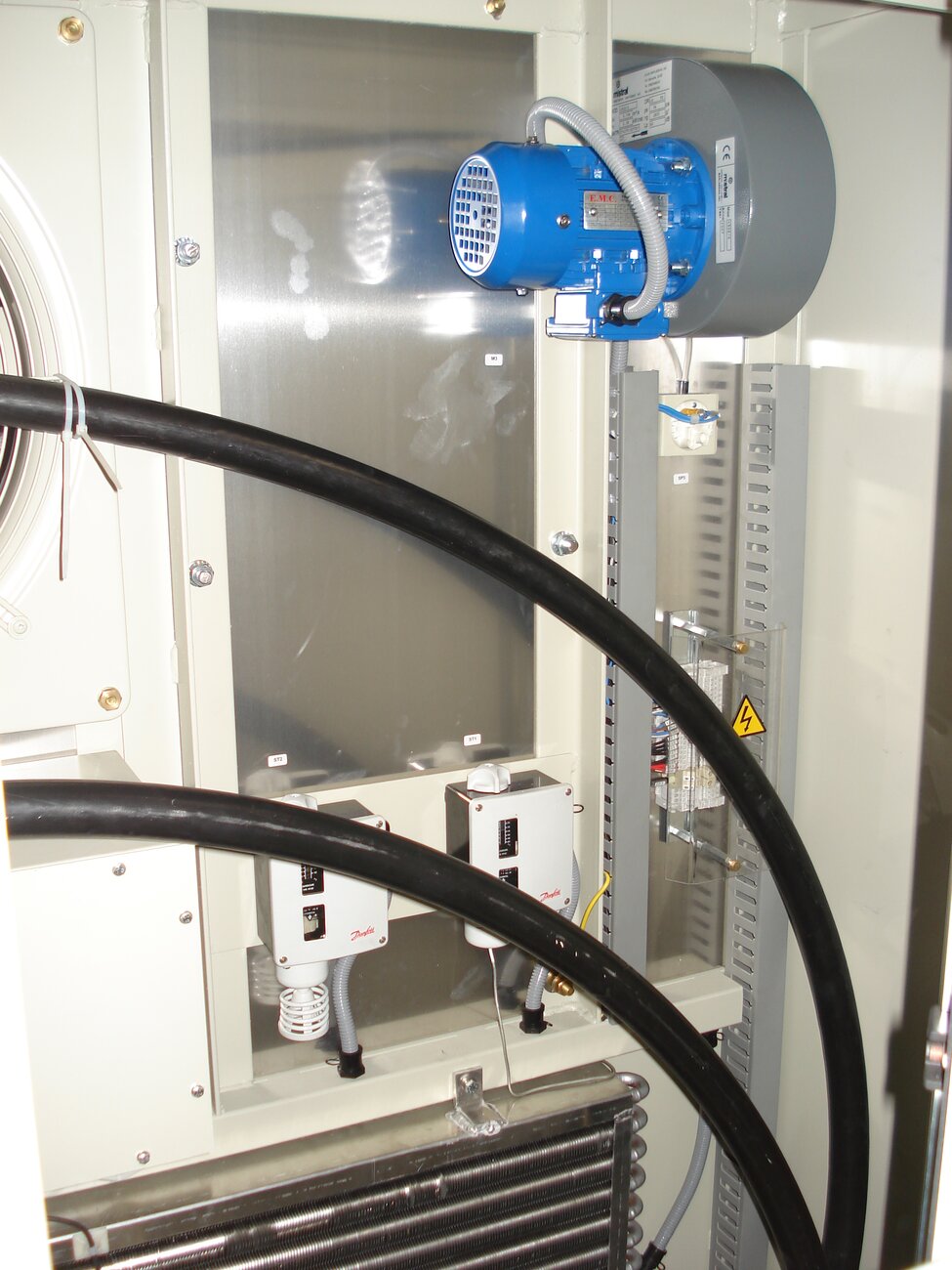 Фото SAET EMMEDI H.F. GENERATOR TYPE KU250 - STF-Fe
